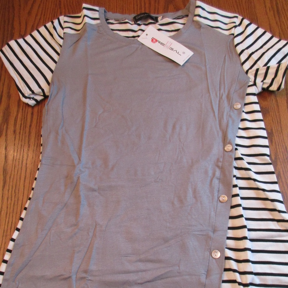 New  DREAGAL NWT  Gray White Short sleeves  Shirt Top Small
